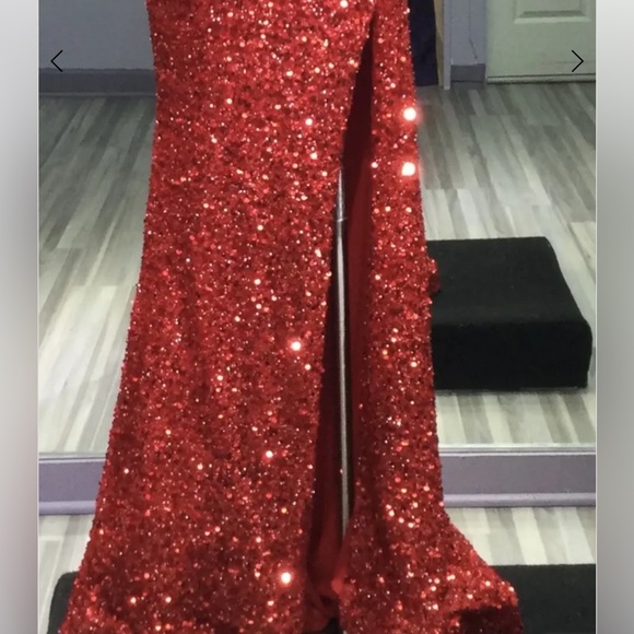 Lia Mia - 23-104 - 6￼- Red - Picture 2 of 4